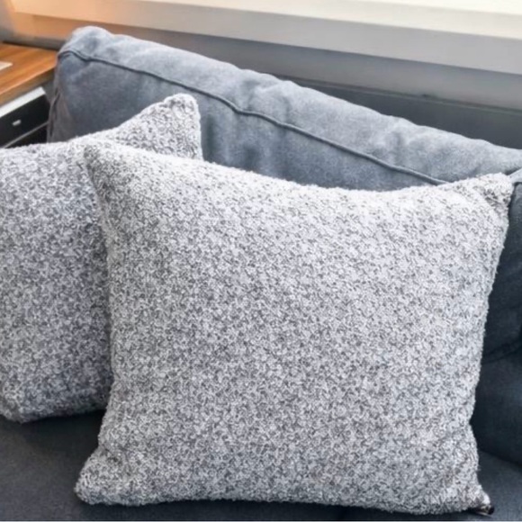 Anthropologie boucle square pillow 22x22 - Picture 7 of 7